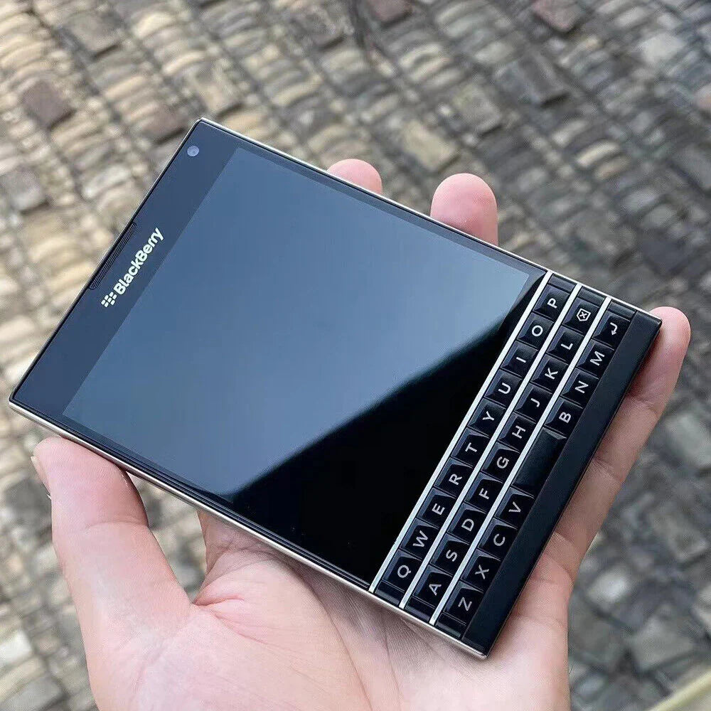 Blackberry Q30 Black Vintage Mobile